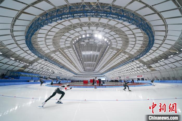 哈尔滨开启中国杯速度滑冰精英联赛第四站：以