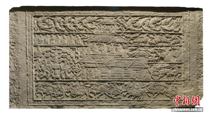 汉画像石启灵感 苏超啦啦队队服再现汉风蹴鞠风