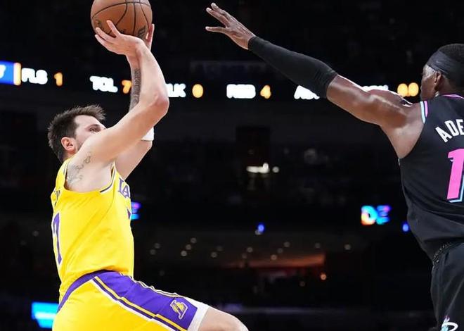 湖人客场逆转热火 东契奇60分创生涯新高