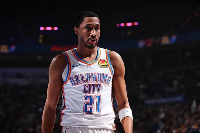 雷霆力克森林狼豪取8连胜 威金斯低迷引球队关注